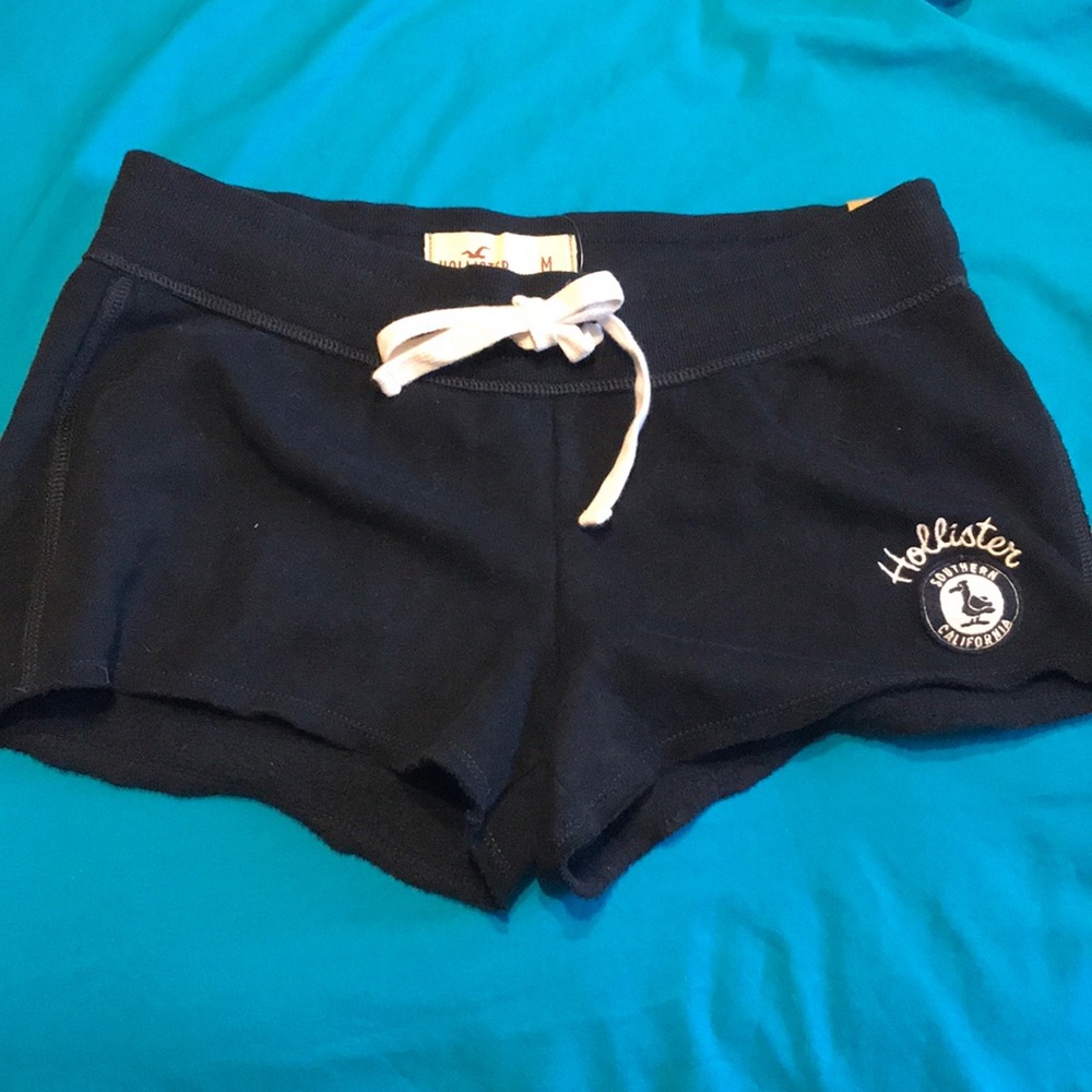 Never worn! Cotton Hollister shorts
